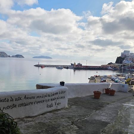Agenzia Aprea Appartamenti Ponza Exteriör bild