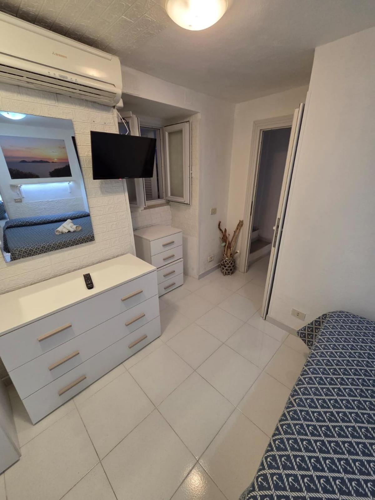 Agenzia Aprea Appartamenti Ponza Exteriör bild