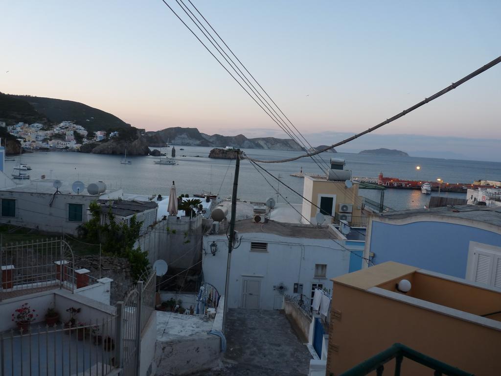 Agenzia Aprea Appartamenti Ponza Exteriör bild
