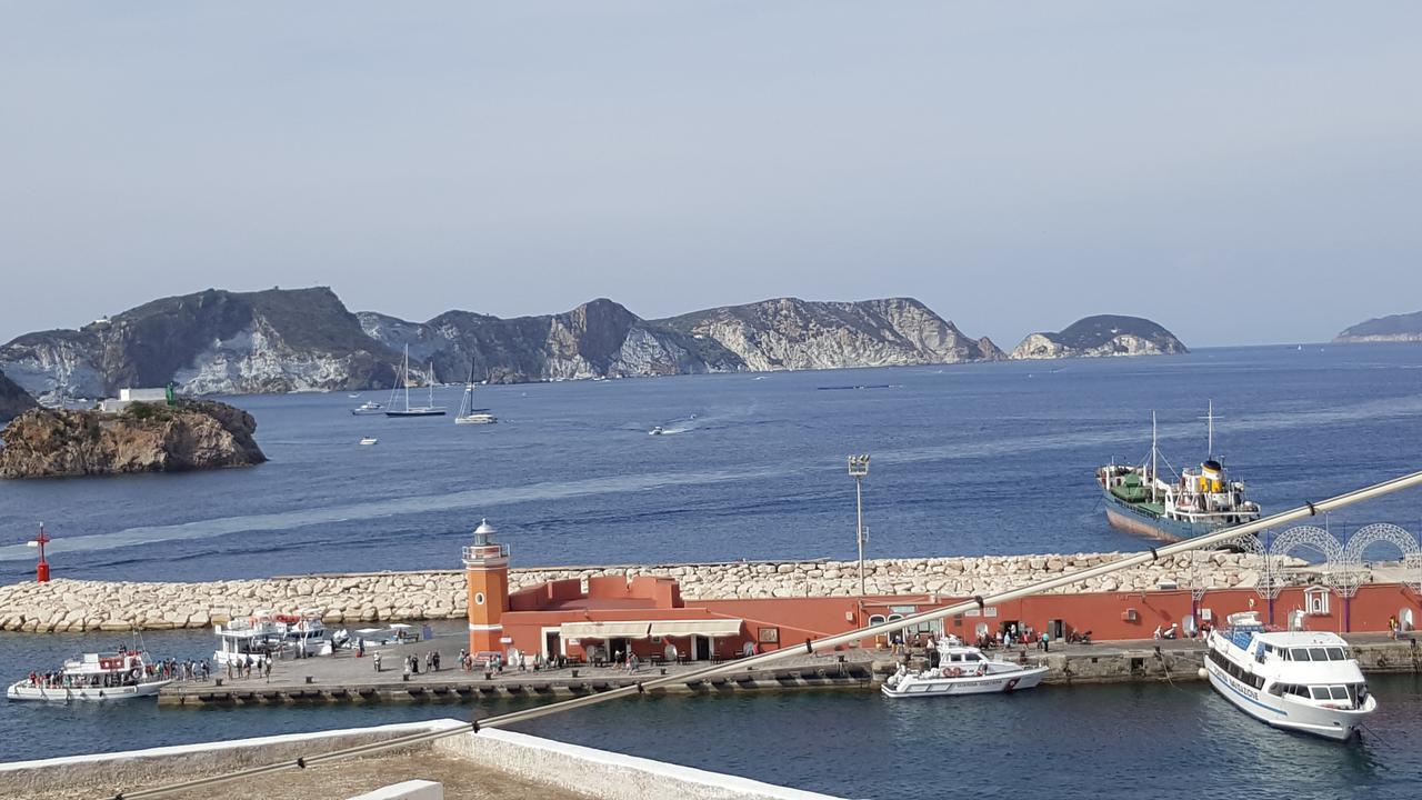 Agenzia Aprea Appartamenti Ponza Exteriör bild