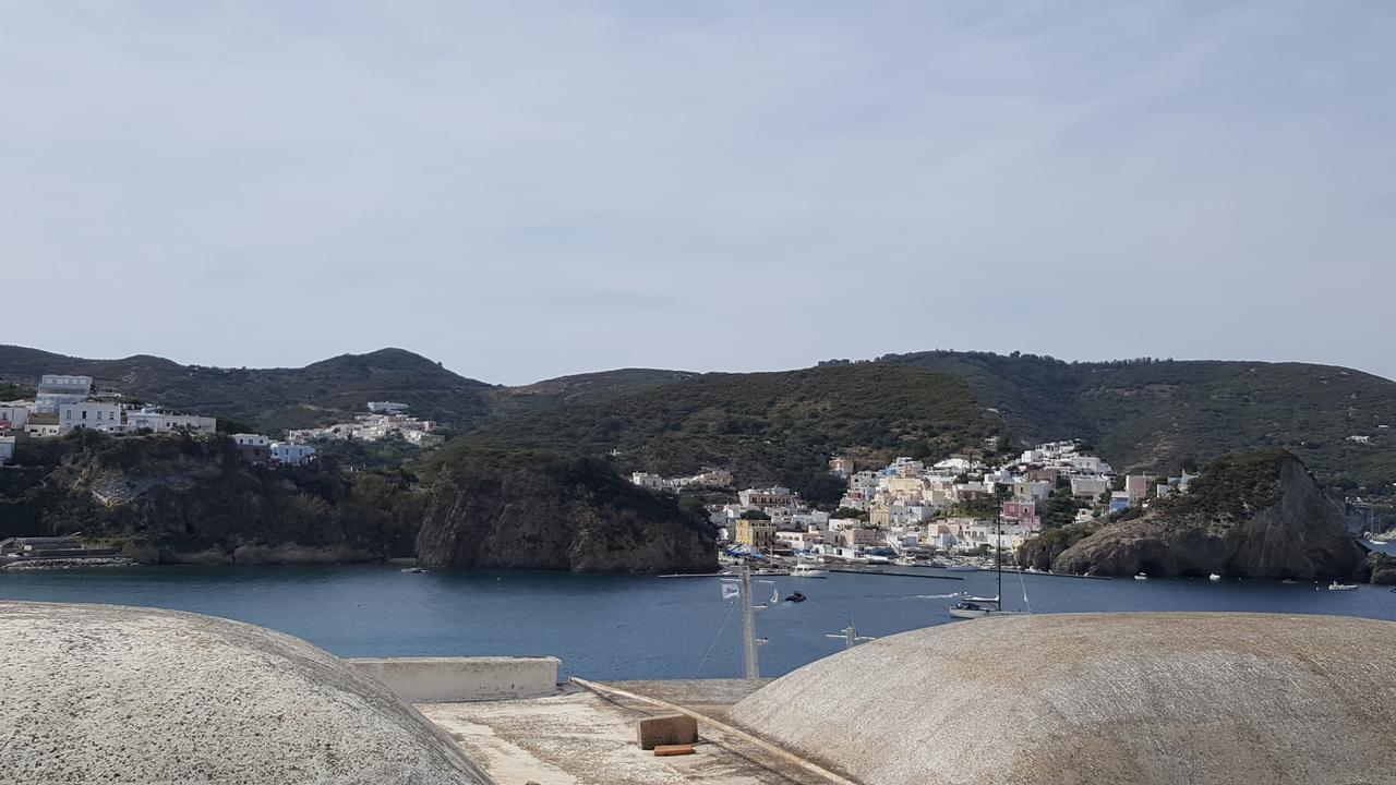 Agenzia Aprea Appartamenti Ponza Exteriör bild